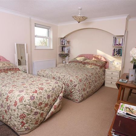 Отель Meadow House Burwell  Экстерьер фото